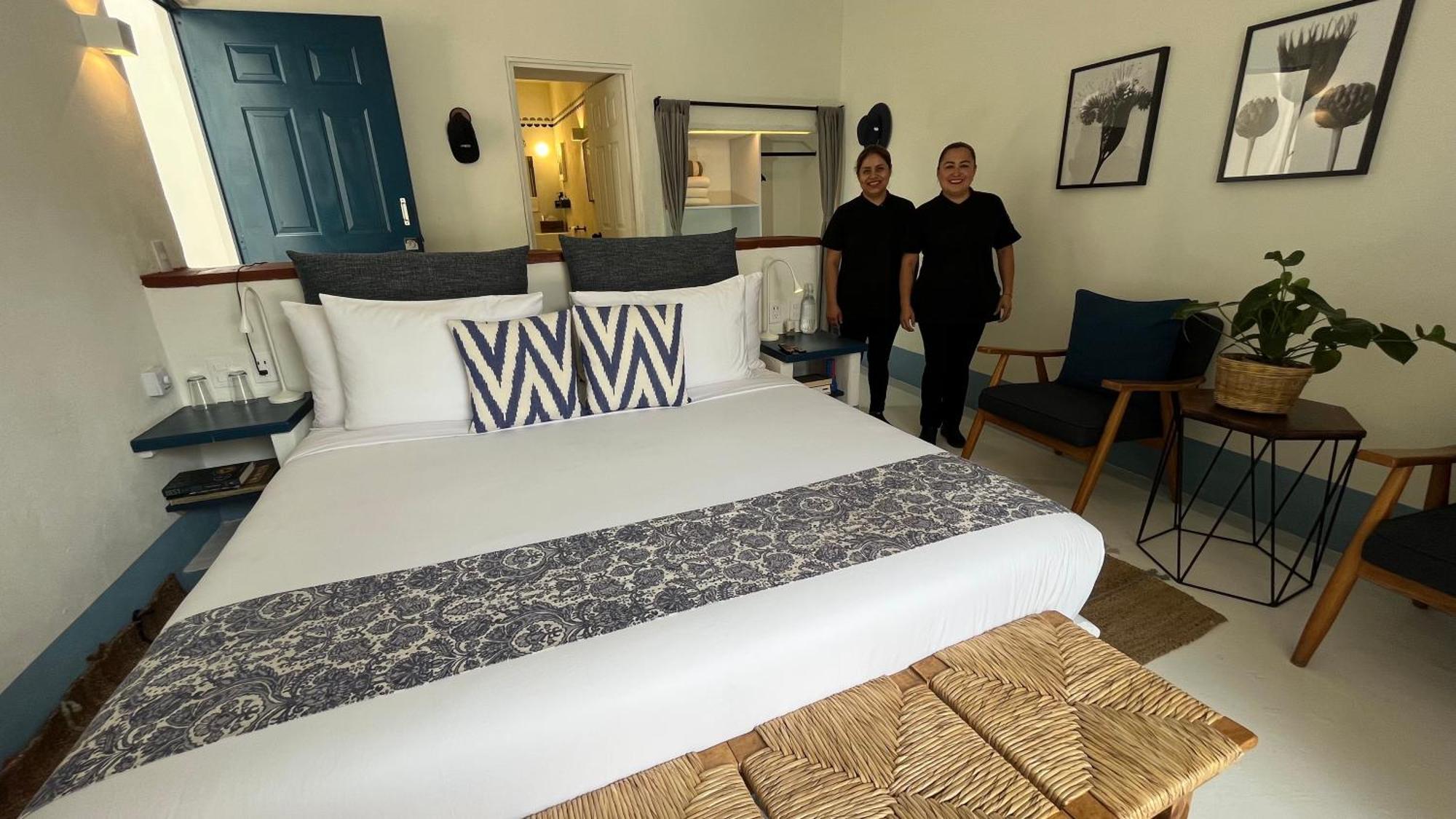El Ciruelo, Hotel