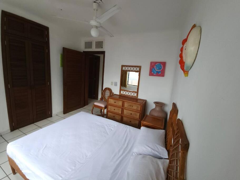 Departamento Frente A La Playa, Salagua Apartment *