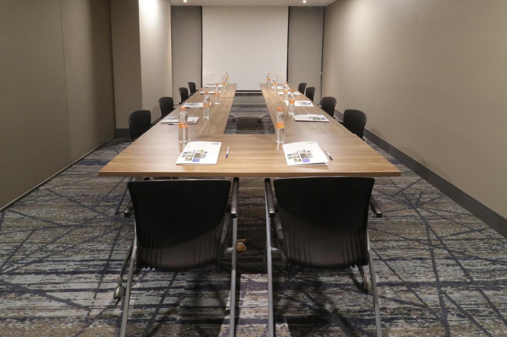 Express & Monterrey Valle By Ihg