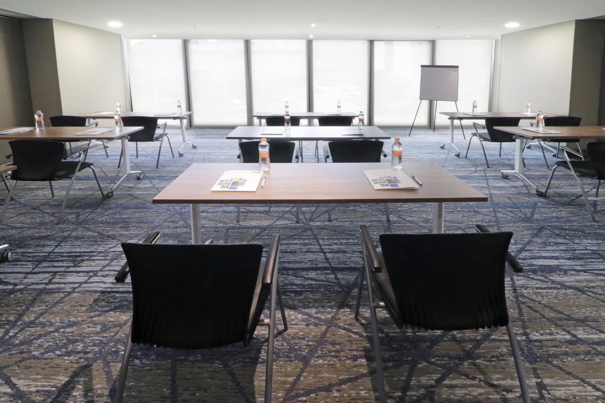 Express & Monterrey Valle By Ihg 3*