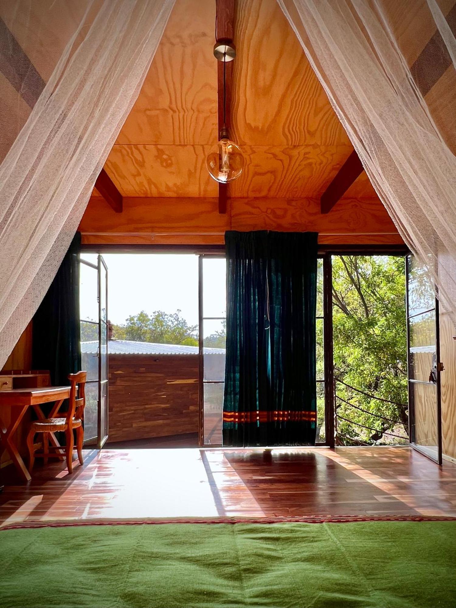 Santuario Ave Fenix-cabanas * Tepoztlan