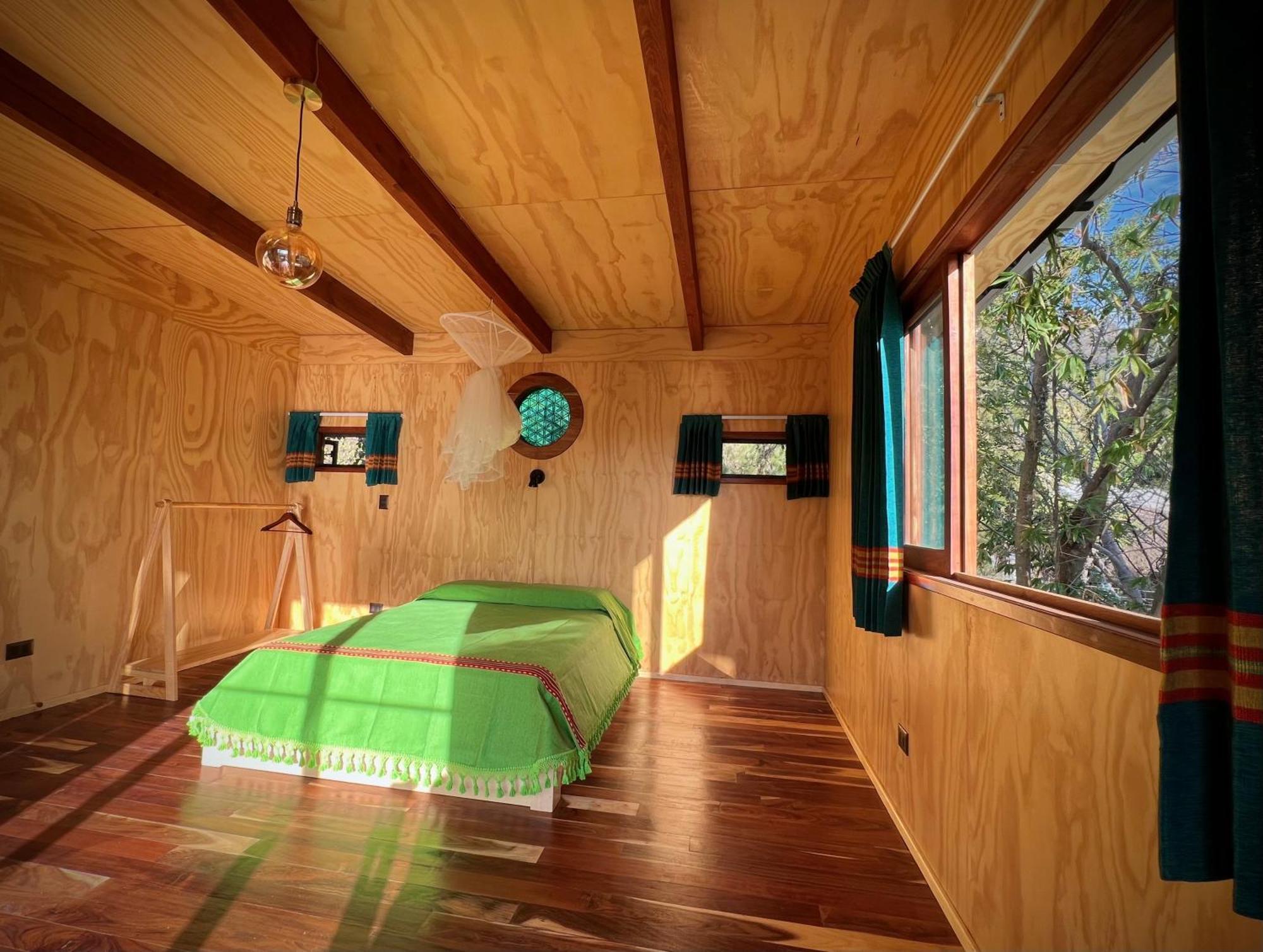 Santuario Ave Fenix-cabanas * Tepoztlan