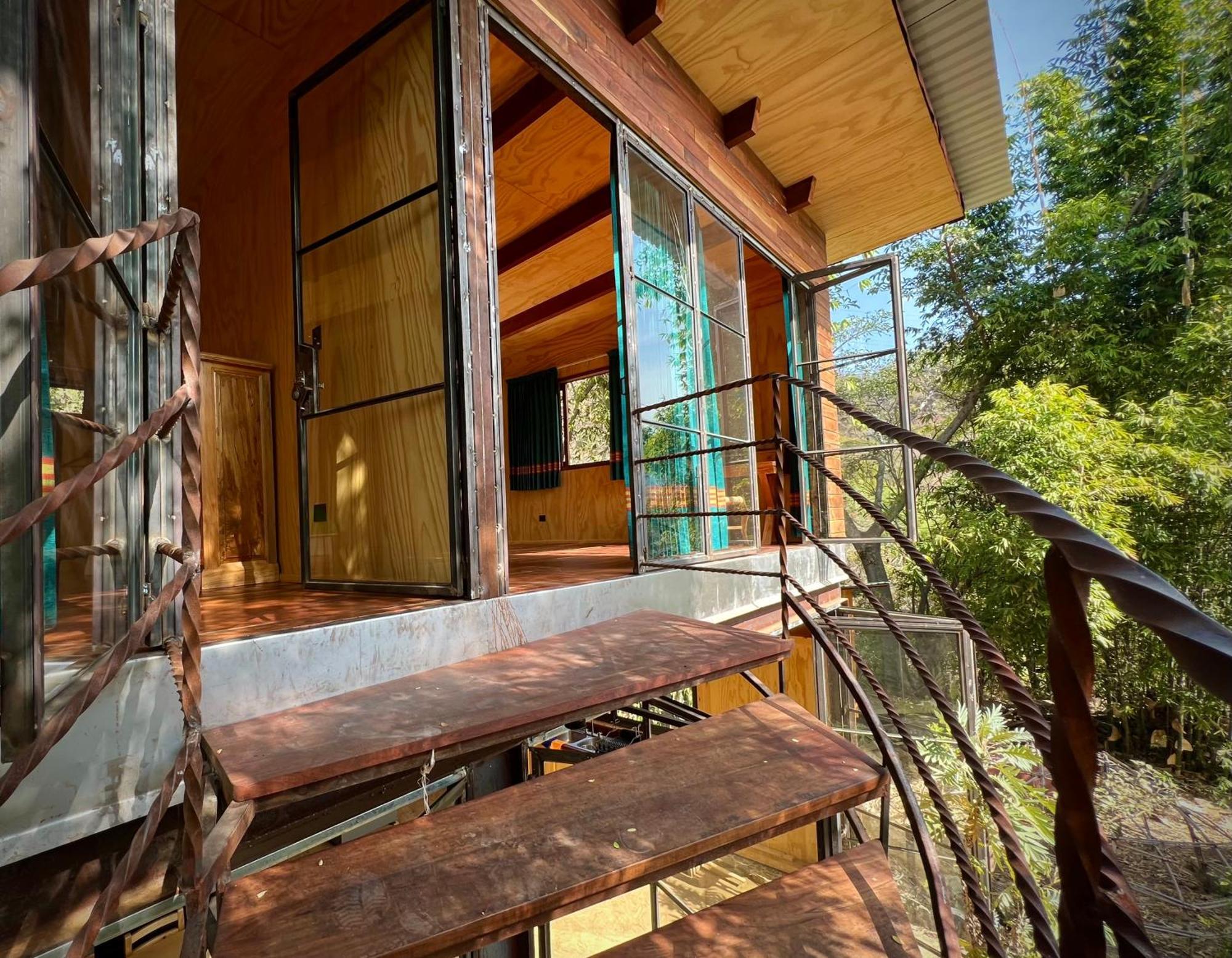 Santuario Ave Fenix-cabanas Country house