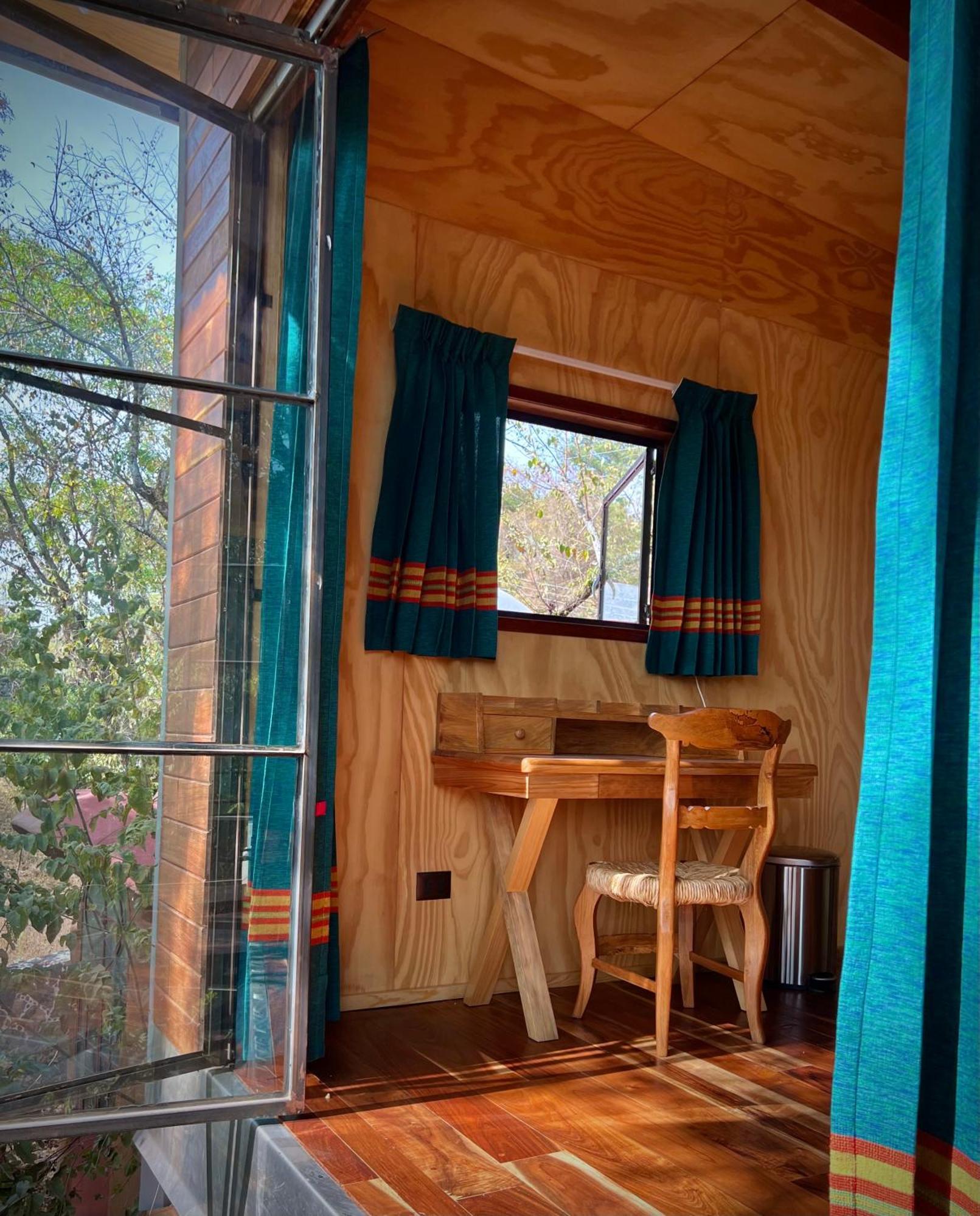 Santuario Ave Fenix-cabanas * Tepoztlan