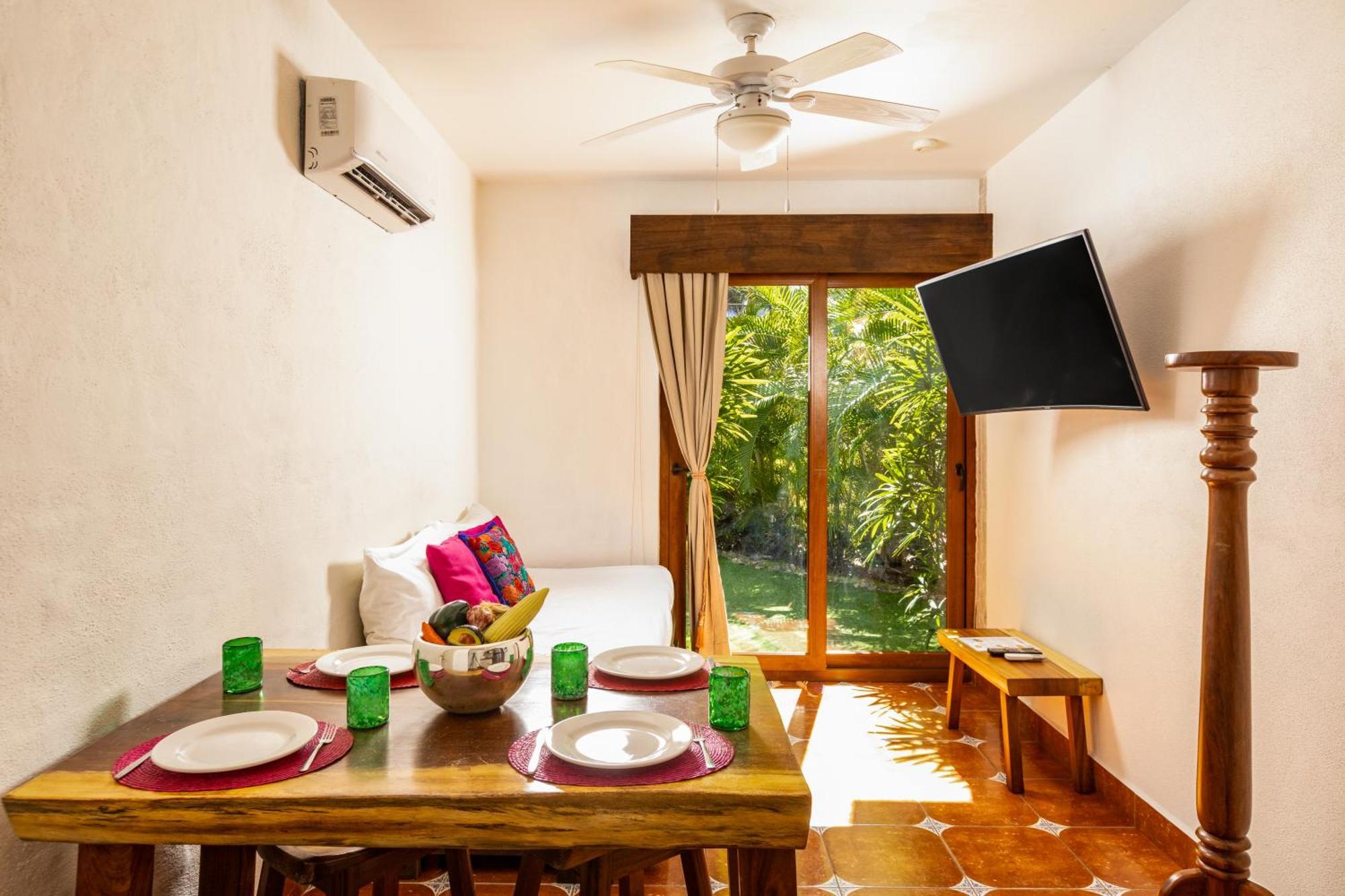 Casa Loteria: Colorful Family Retreat With Pool In Pueblito 4* Sayulita