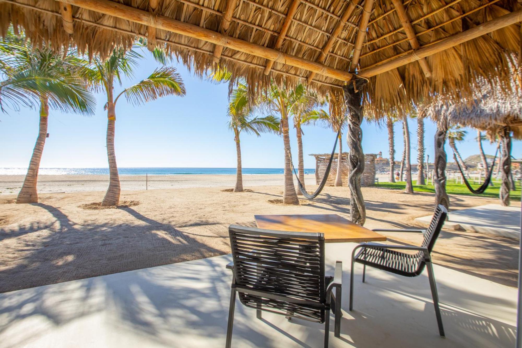 Cerritos Surf Town - Front El Pescadero (Baja California Sur)