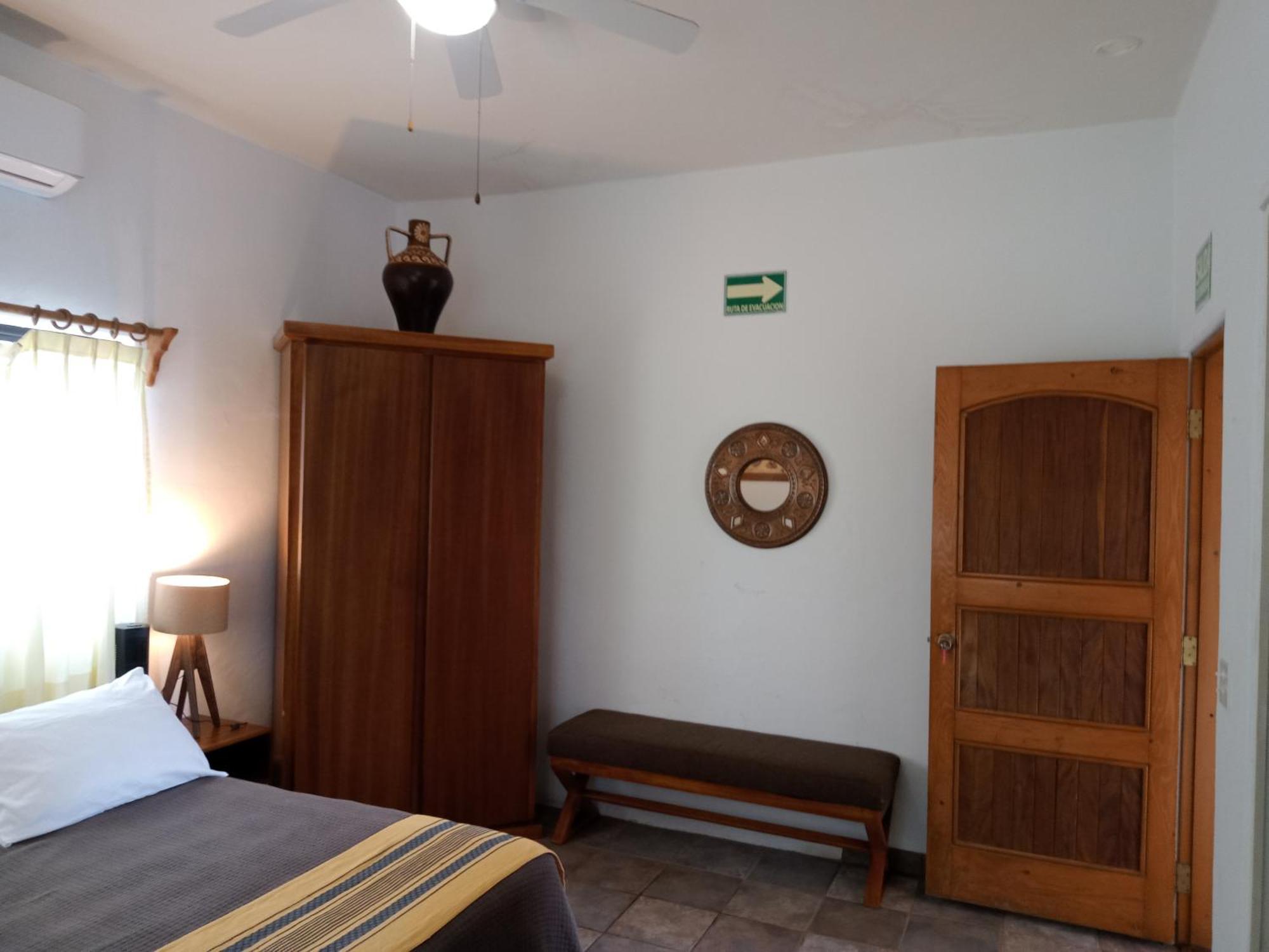Hacienda De Palmas Bed & Breakfast