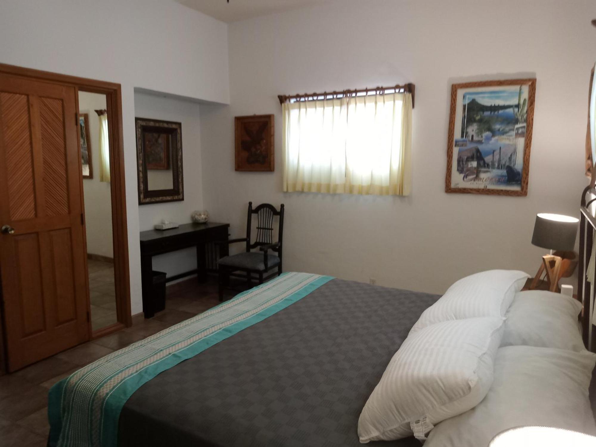 Hacienda De Palmas Bed & Breakfast