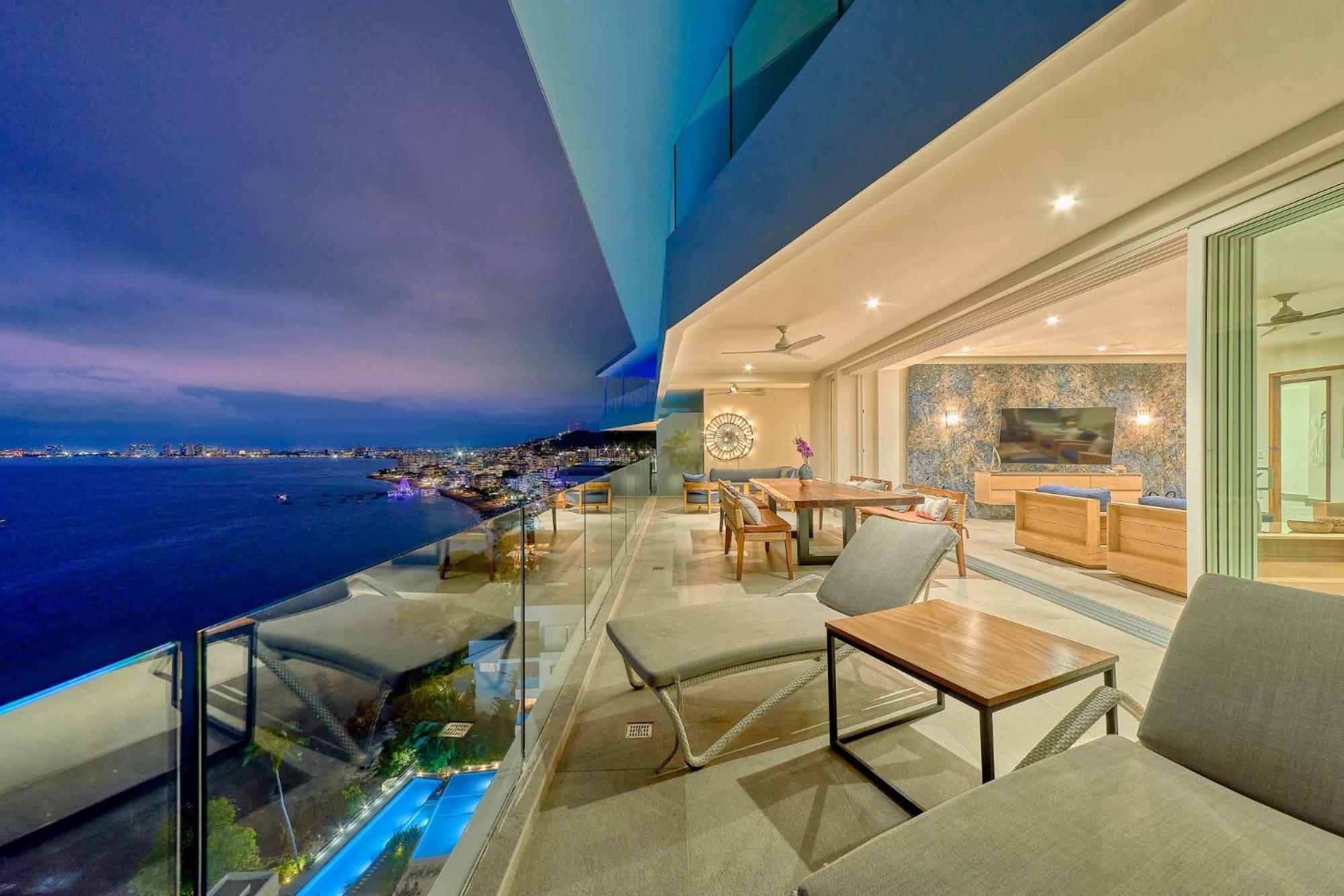 Hotel Maxwell Residences At Indah Puerto Vallarta