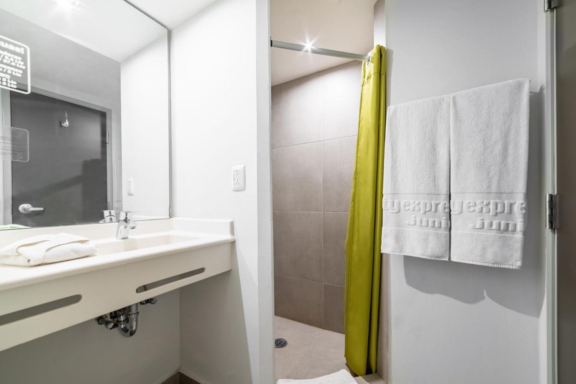 Express Junior By Marriott Aeropuerto Hotel 3*
