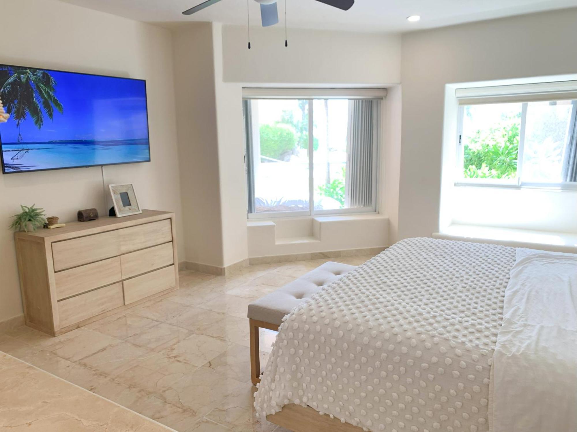 Beachfront Breathtaking Views Apartment Puerto Aventuras