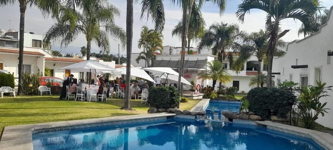 Hc & Desayuno En Cortesia