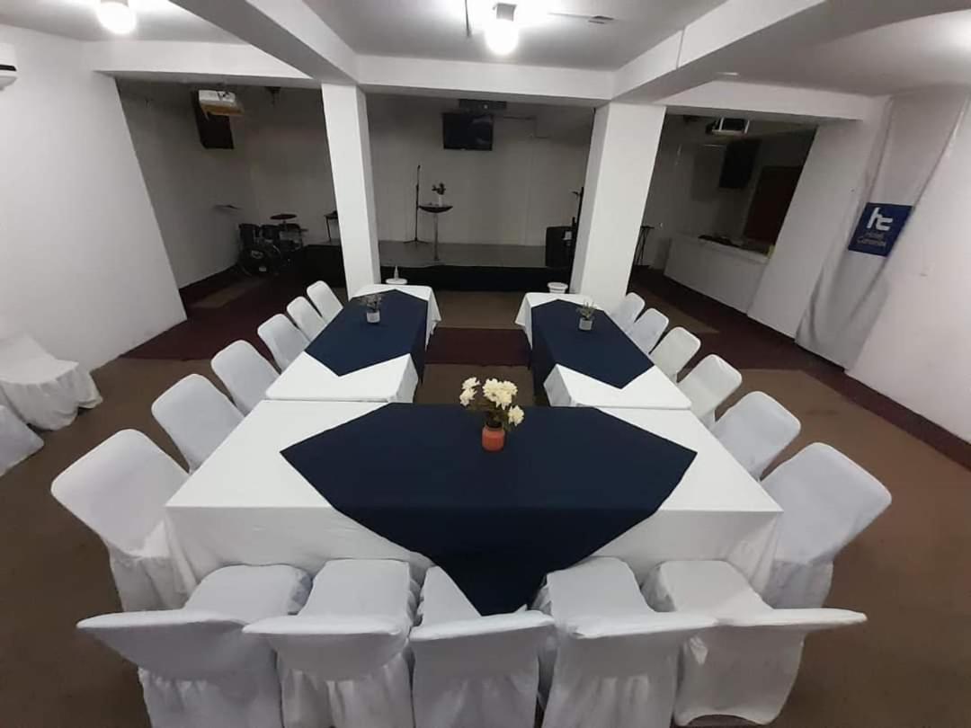 Hotel Hc & Desayuno En Cortesia 4*