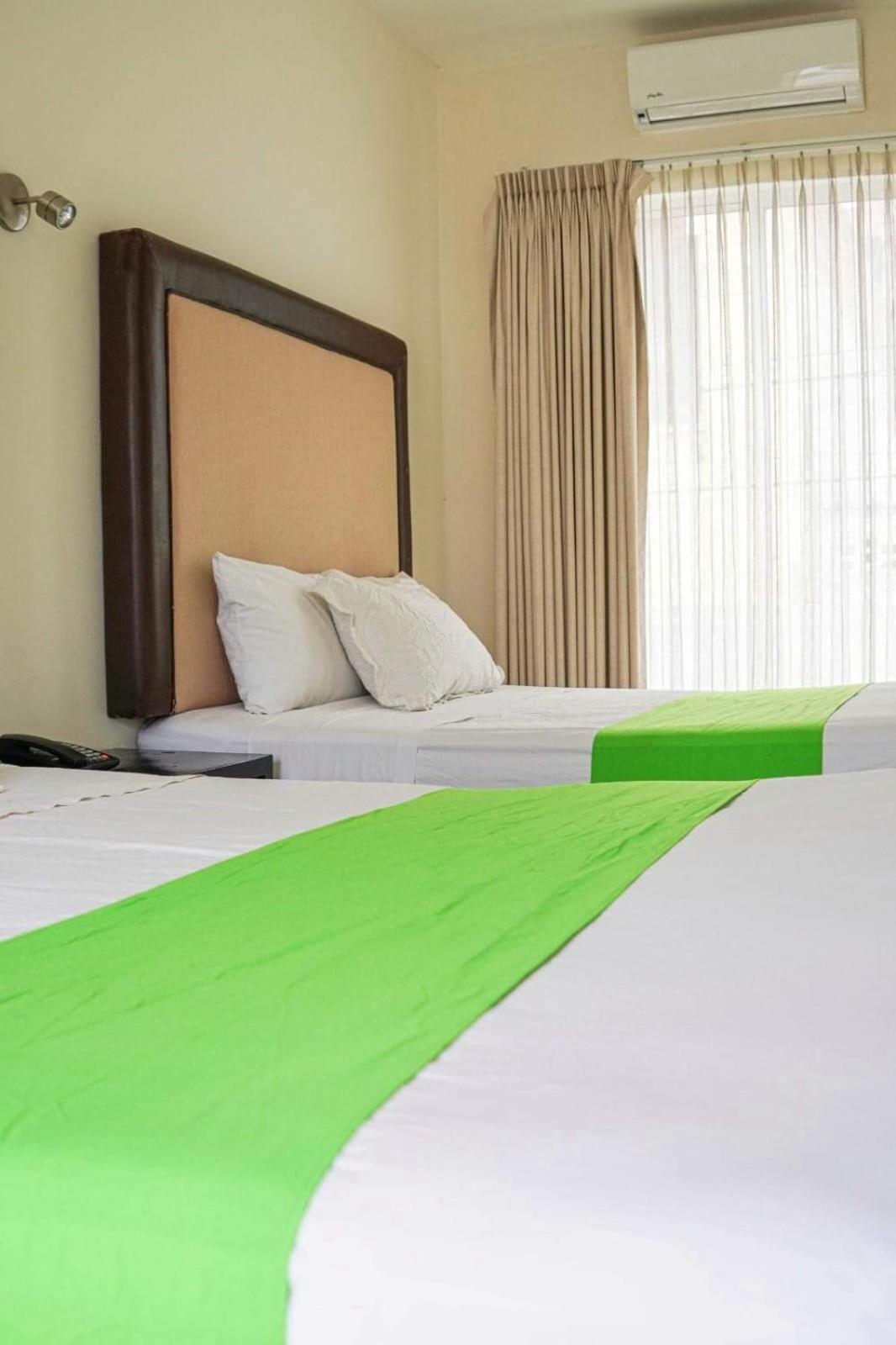 Hotel Hc & Desayuno En Cortesia