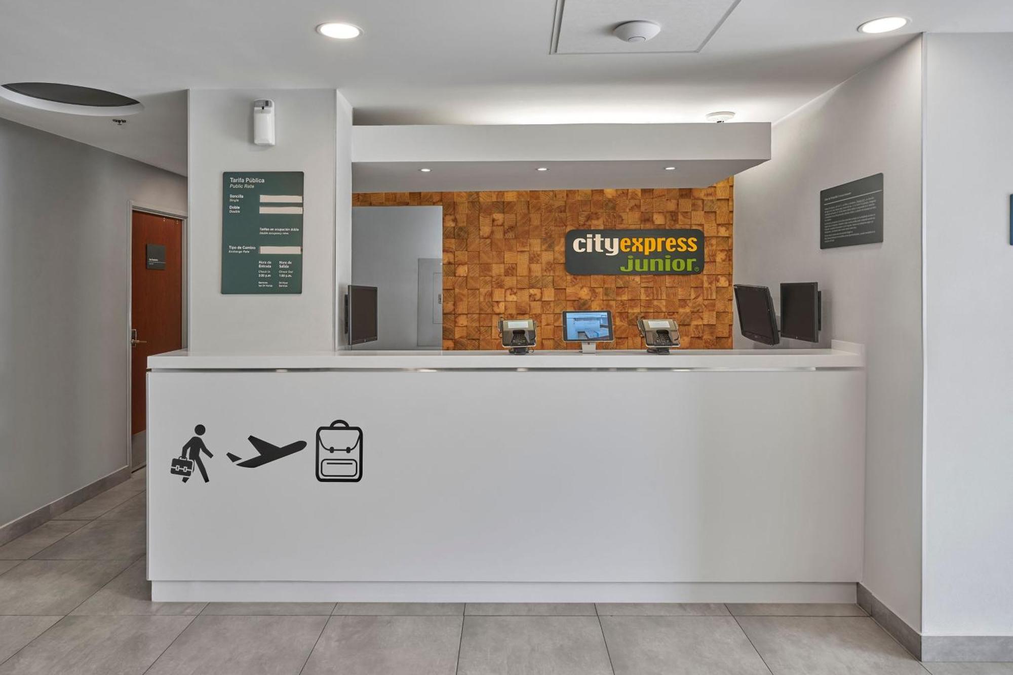 Express Junior By Marriott Aeropuerto 3*