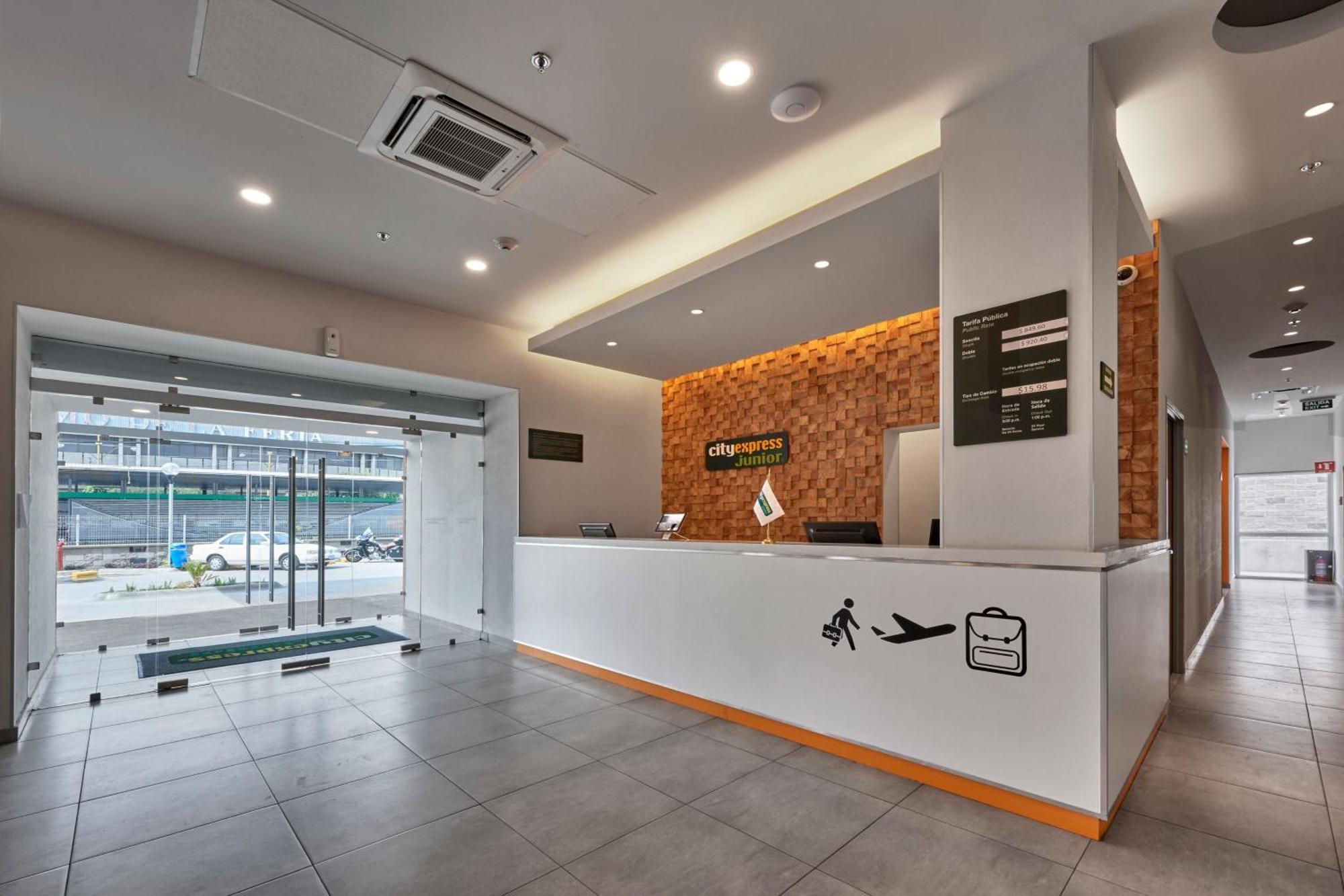 Hotel Express Junior By Marriott Aeropuerto Ciudad del Carmen
