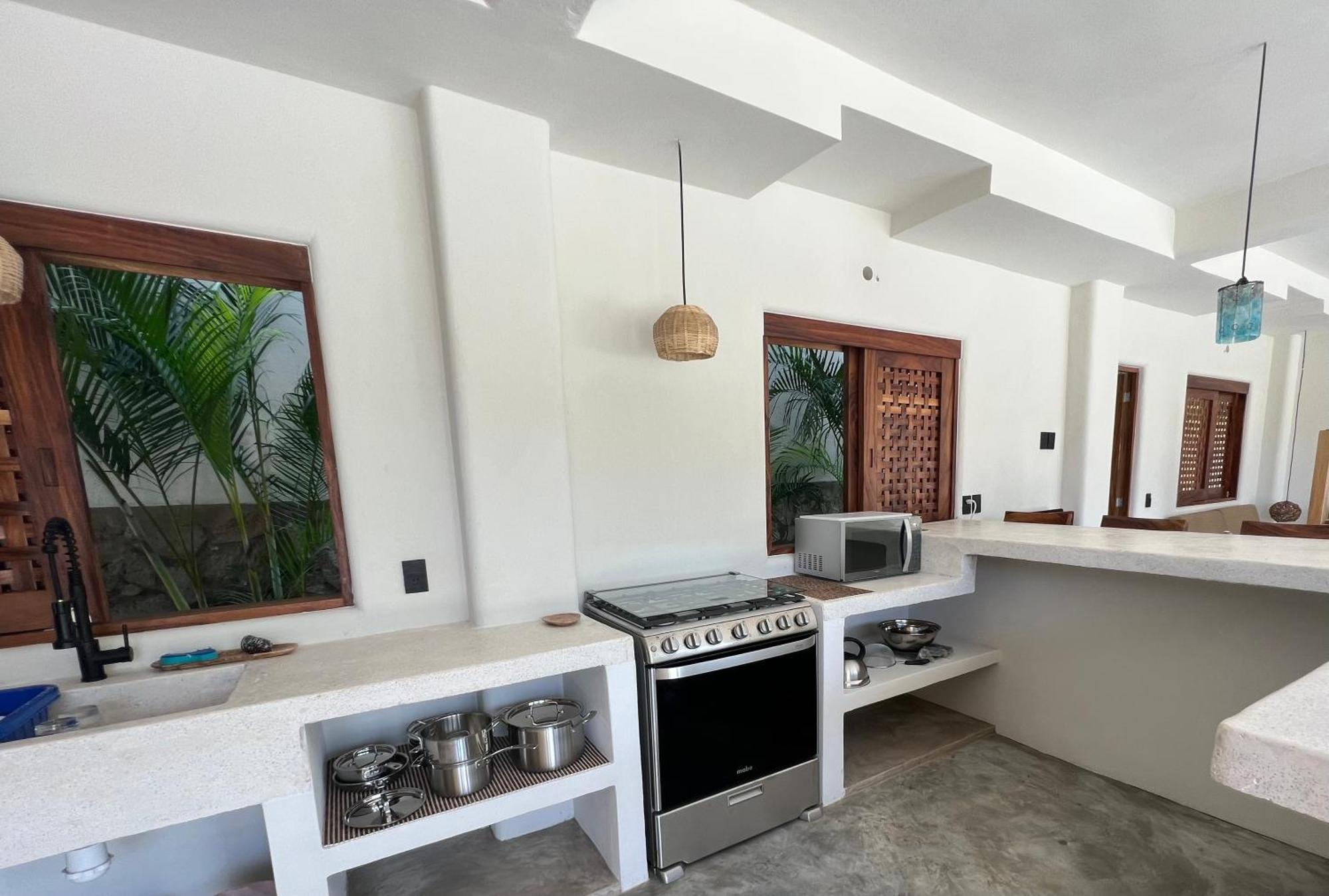 New Retreat Style Casa Jubilee With Starlink Brisas de Zicatela