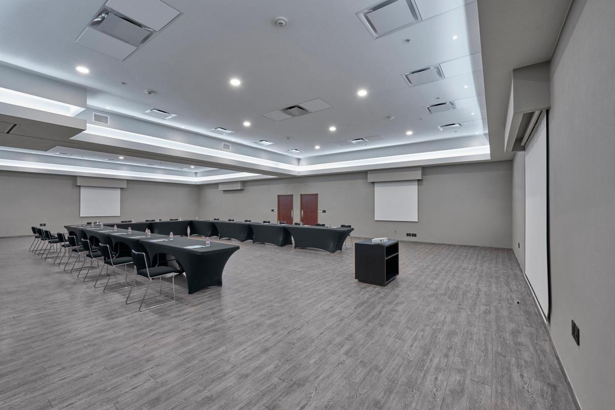 Express By Marriott Mochis Hotel 4*