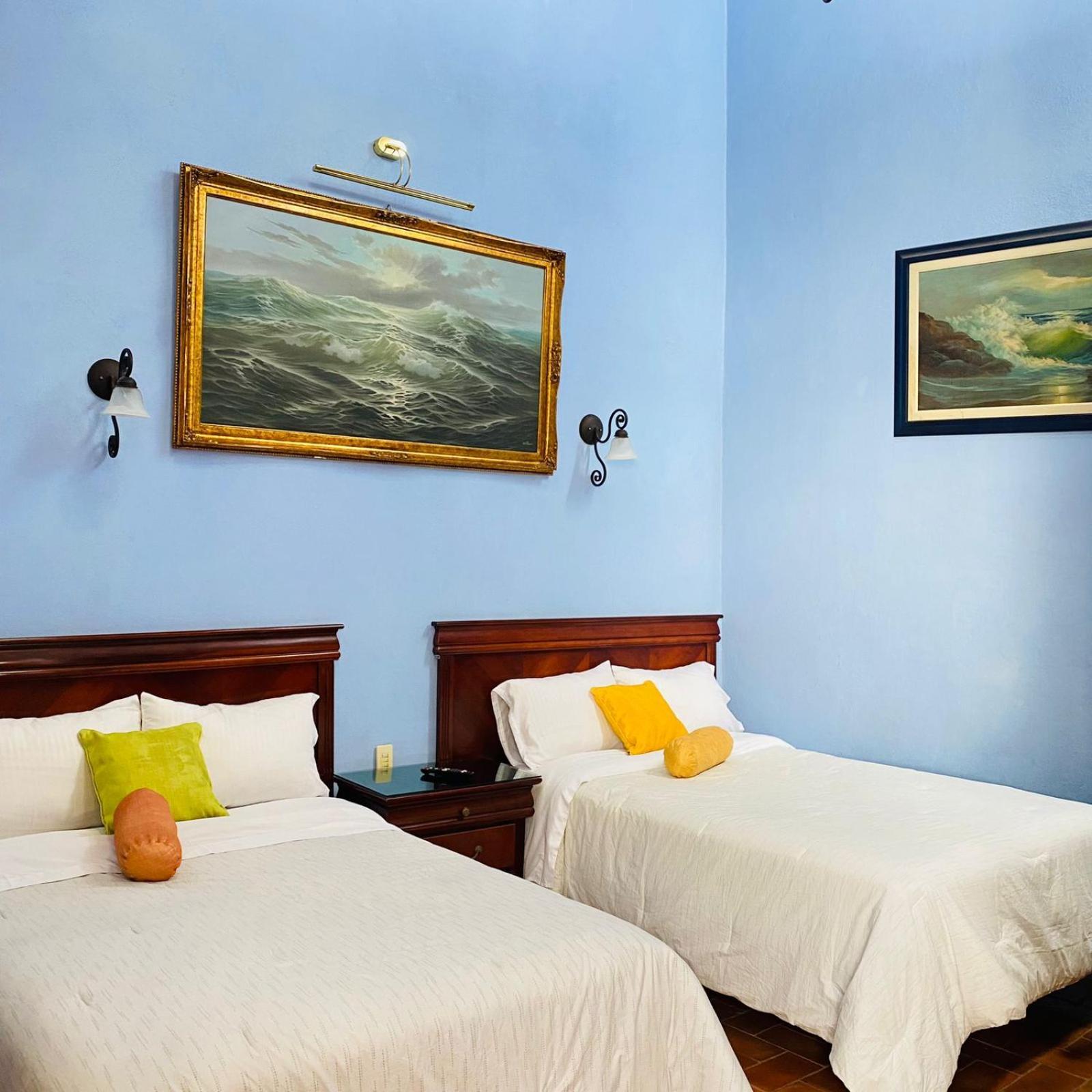 Antigua Casa De Piedra