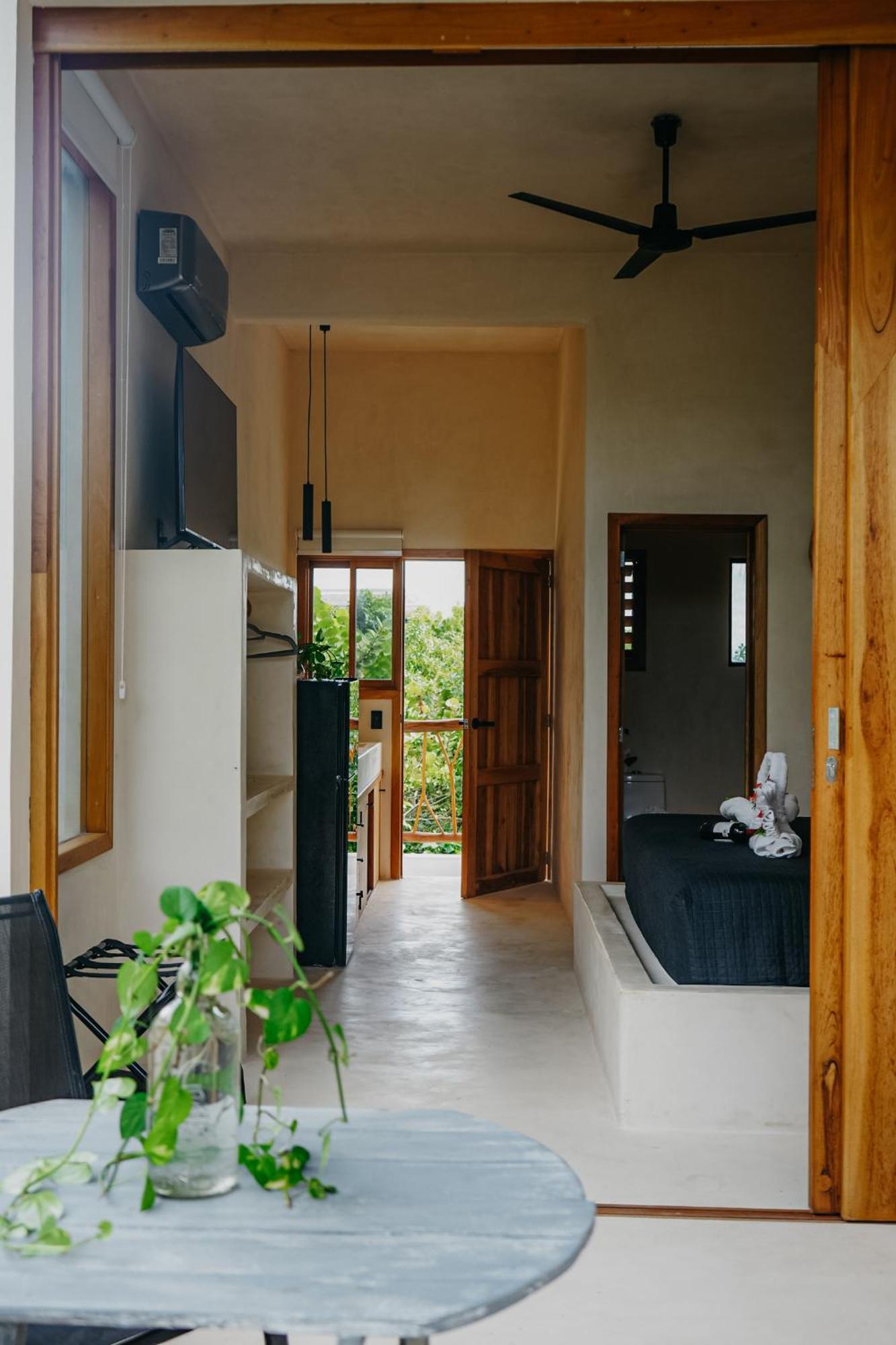 Deluxe Aparthotel