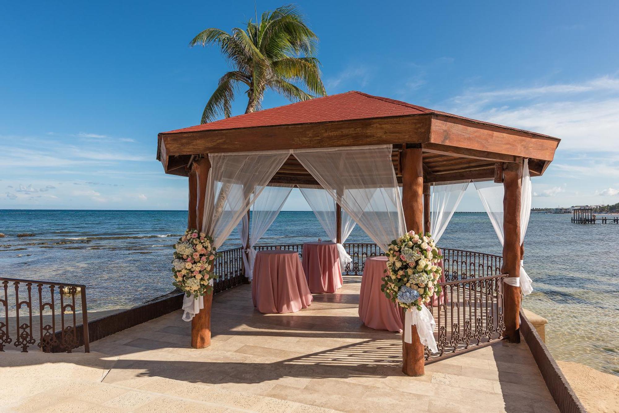Wyndham Alltra Adults Only Resort