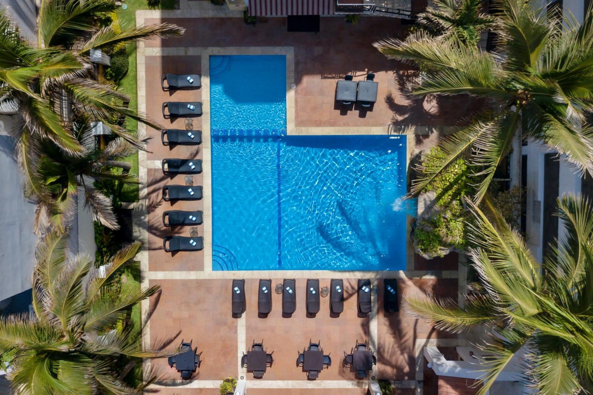 Western Freeman Zona Dorada Hotel