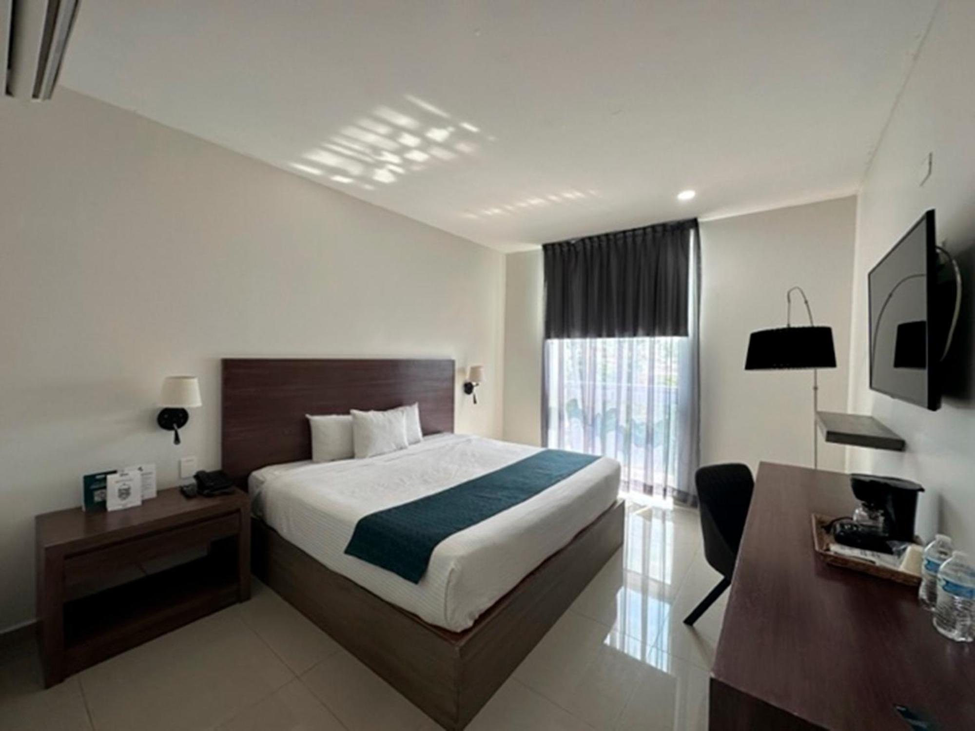 Hotel Inhouse 4*