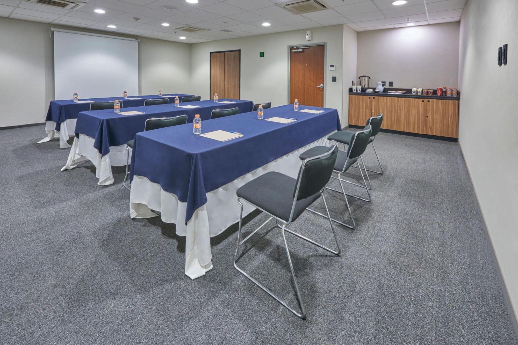 Express By Marriott Rio Hotel 4*