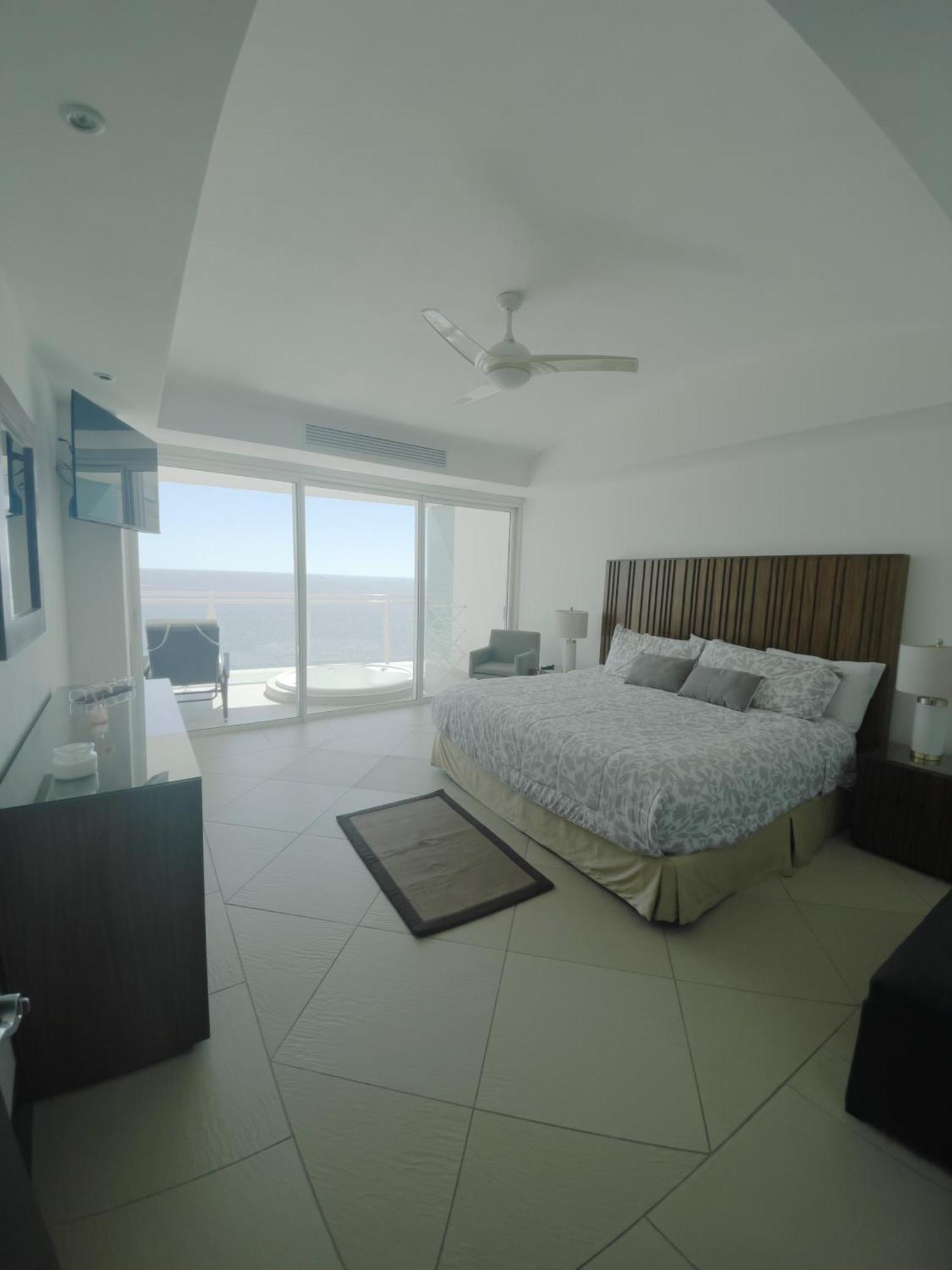 Bay View Grand Marina Ixtapa En Pie De Playa Ixtapa (Guerrero)