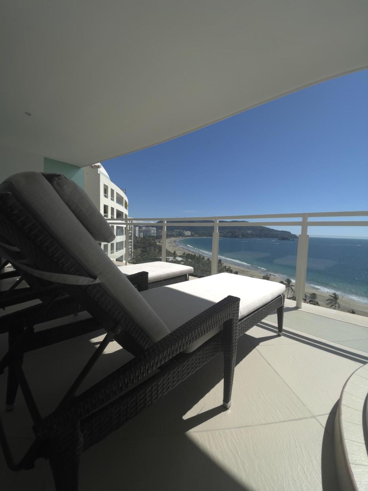 Bay View Grand Marina Ixtapa En Pie De Playa *