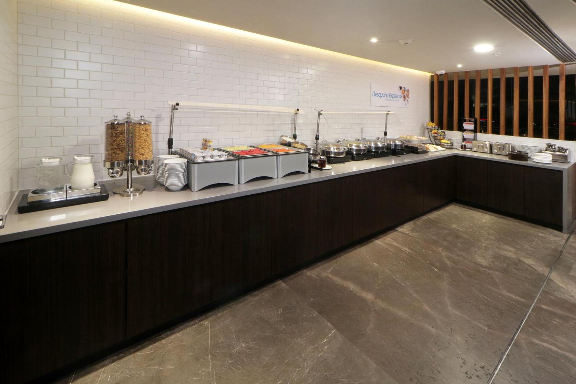 Hotel Express & Monterrey Valle By Ihg San Pedro Garza Garcia
