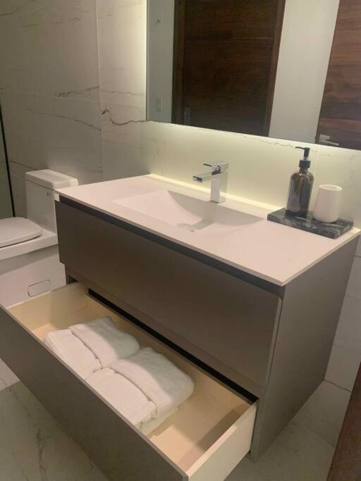 4 Bedroom, Front Flat - Vallarta *