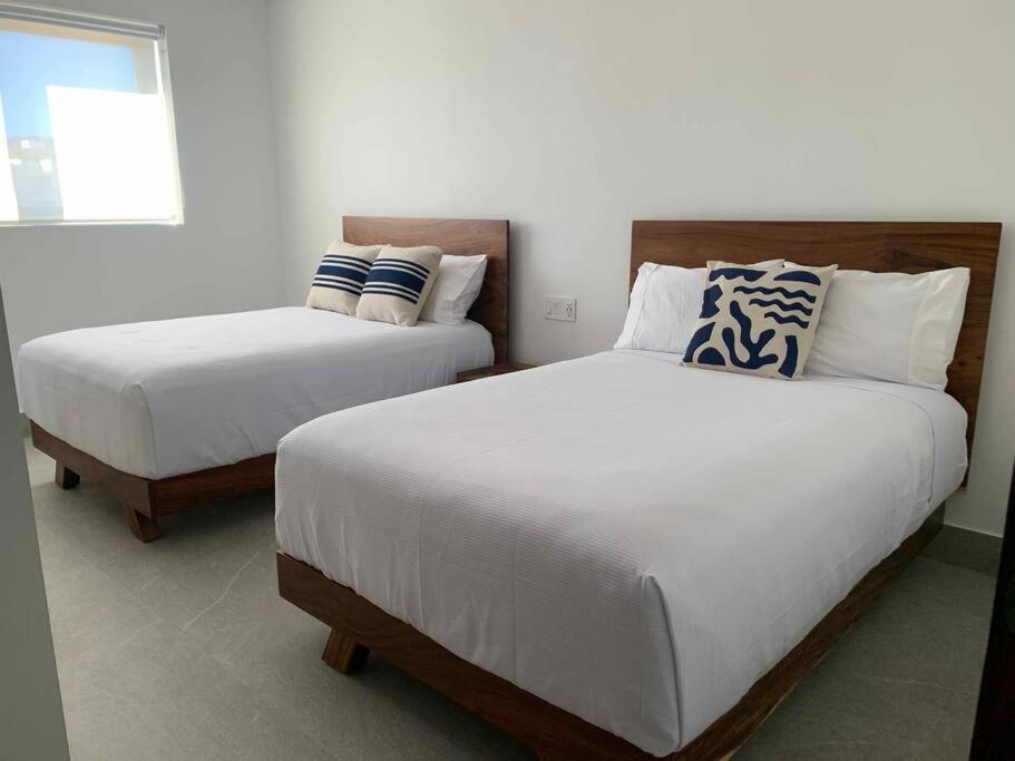 Apartment 4 Bedroom, Front Flat - Vallarta *