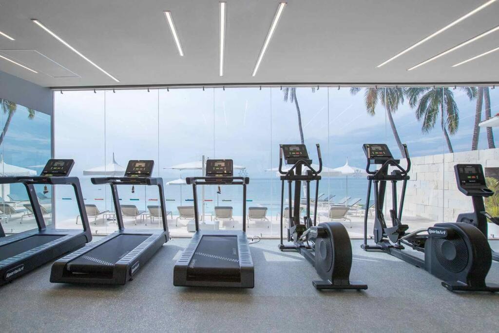 Apartment 4 Bedroom, Front Flat - Vallarta
