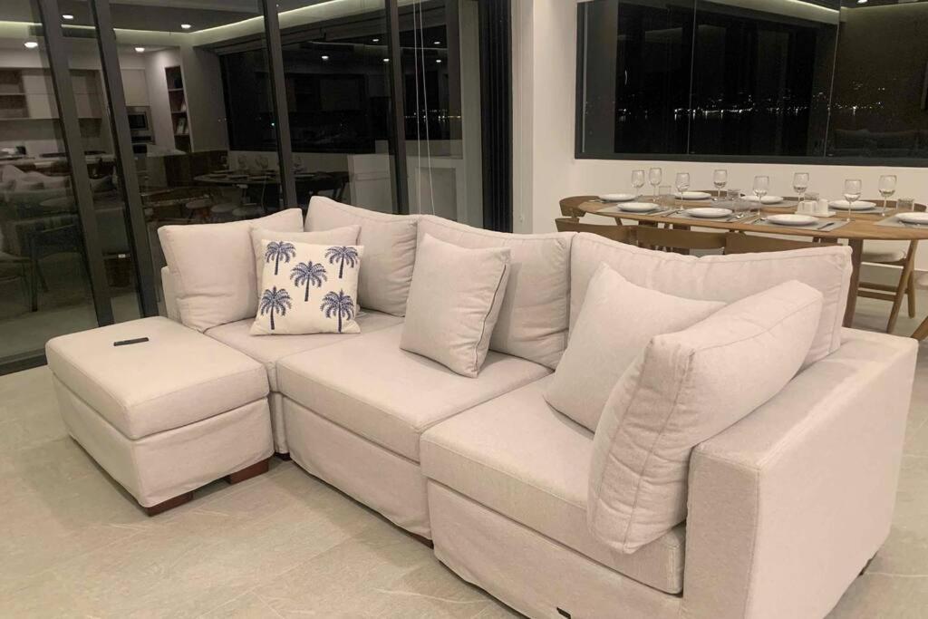 4 Bedroom, Front Flat - Vallarta *
