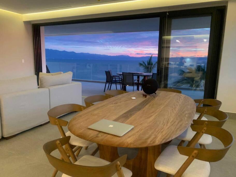 4 Bedroom, Front Flat - Vallarta *