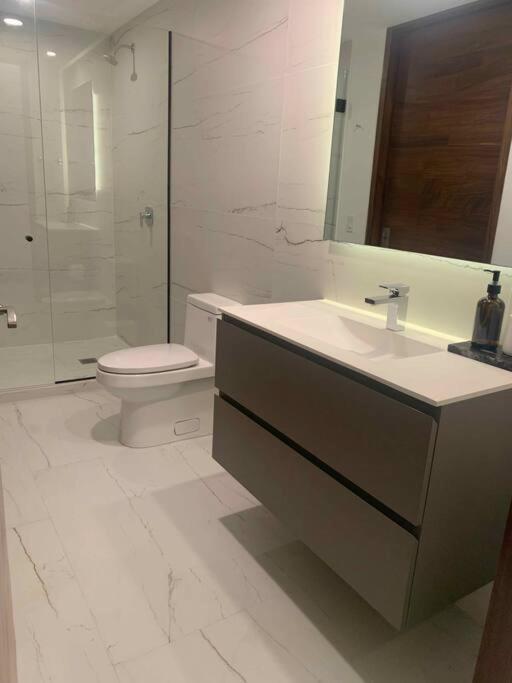 4 Bedroom, Front Flat - Vallarta Apartment *