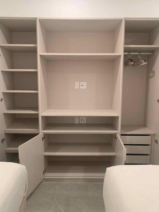 Apartment 4 Bedroom, Front Flat - Vallarta *