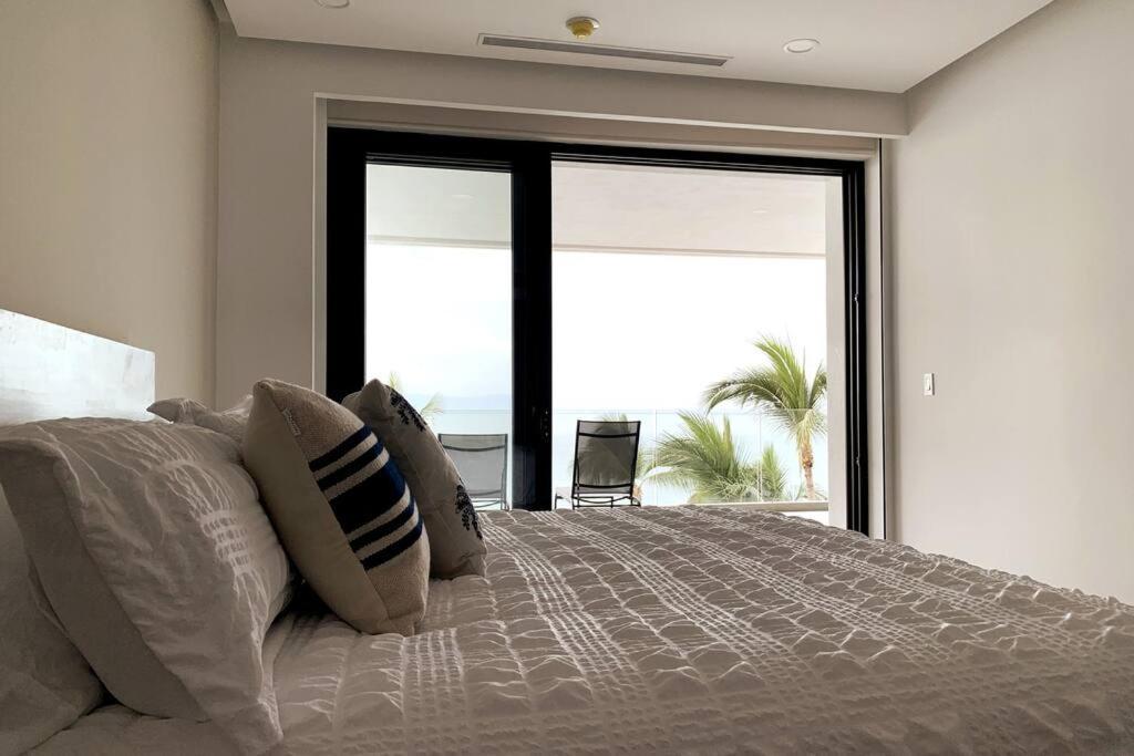 4 Bedroom, Front Flat - Vallarta Apartment *