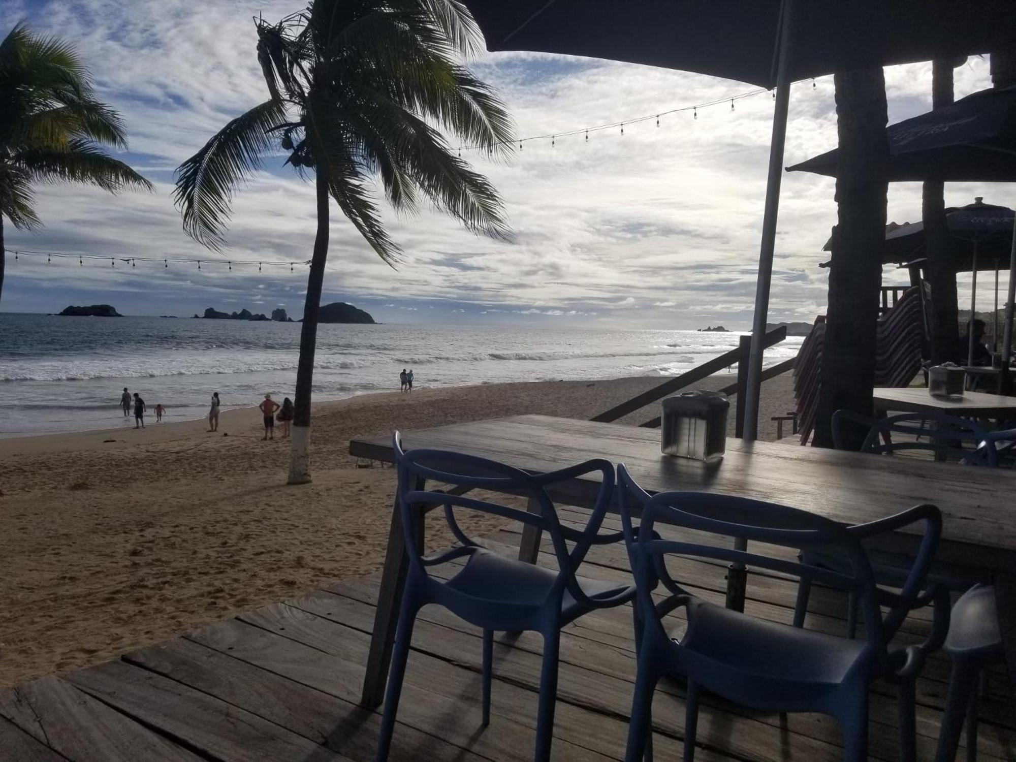 Perfectly Located Spacious With 2 Balconies * Ixtapa (Guerrero)