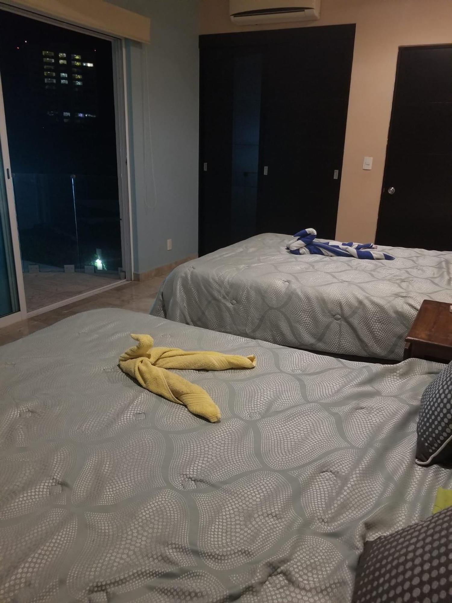 Perfectly Located Spacious With 2 Balconies Apartment *
