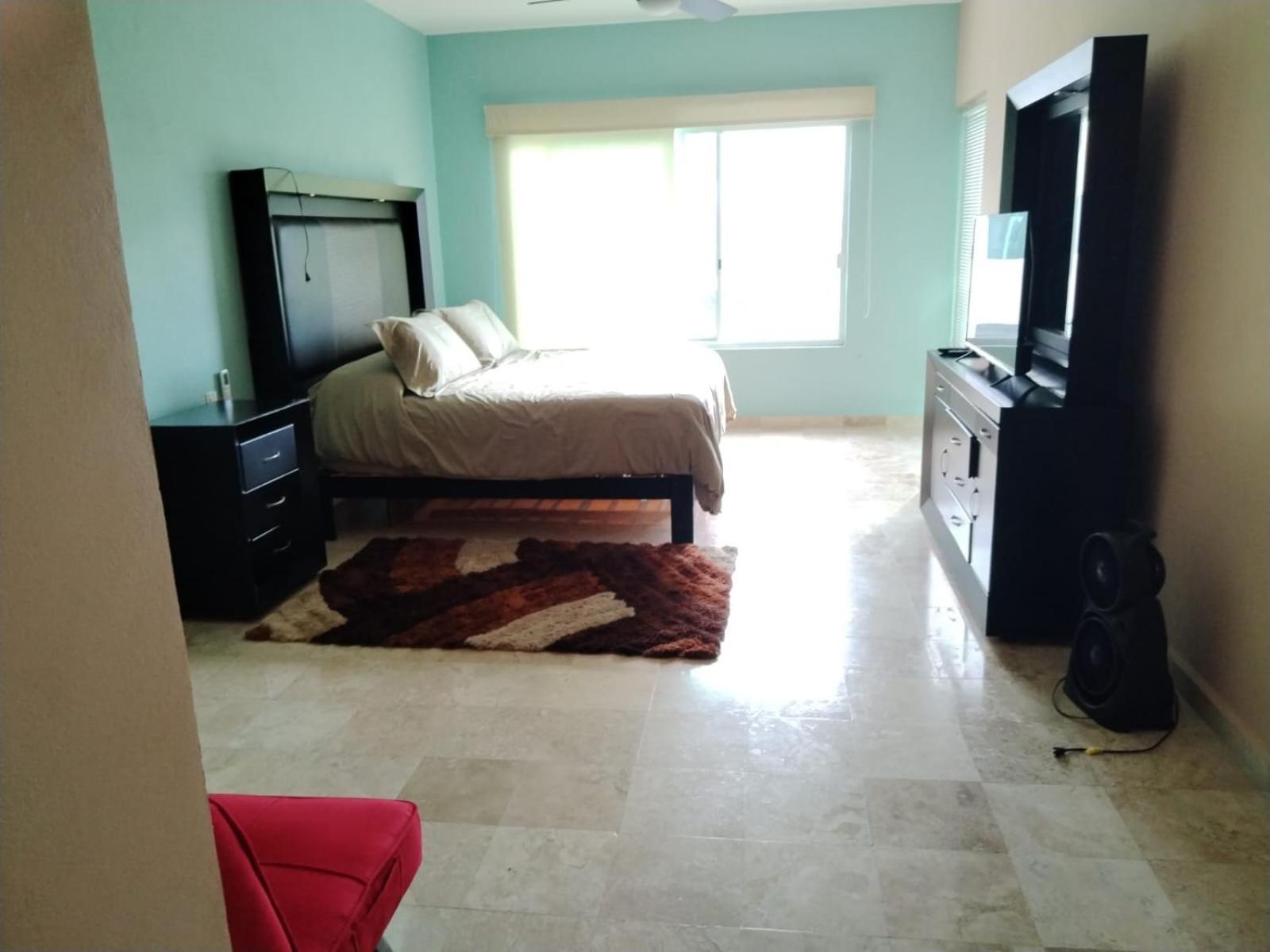Apartment Perfectly Located Spacious With 2 Balconies