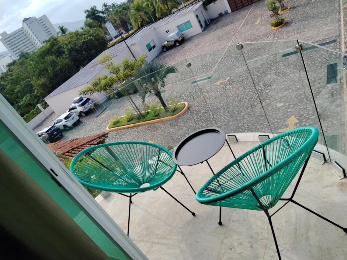 Perfectly Located Spacious With 2 Balconies Ixtapa (Guerrero)