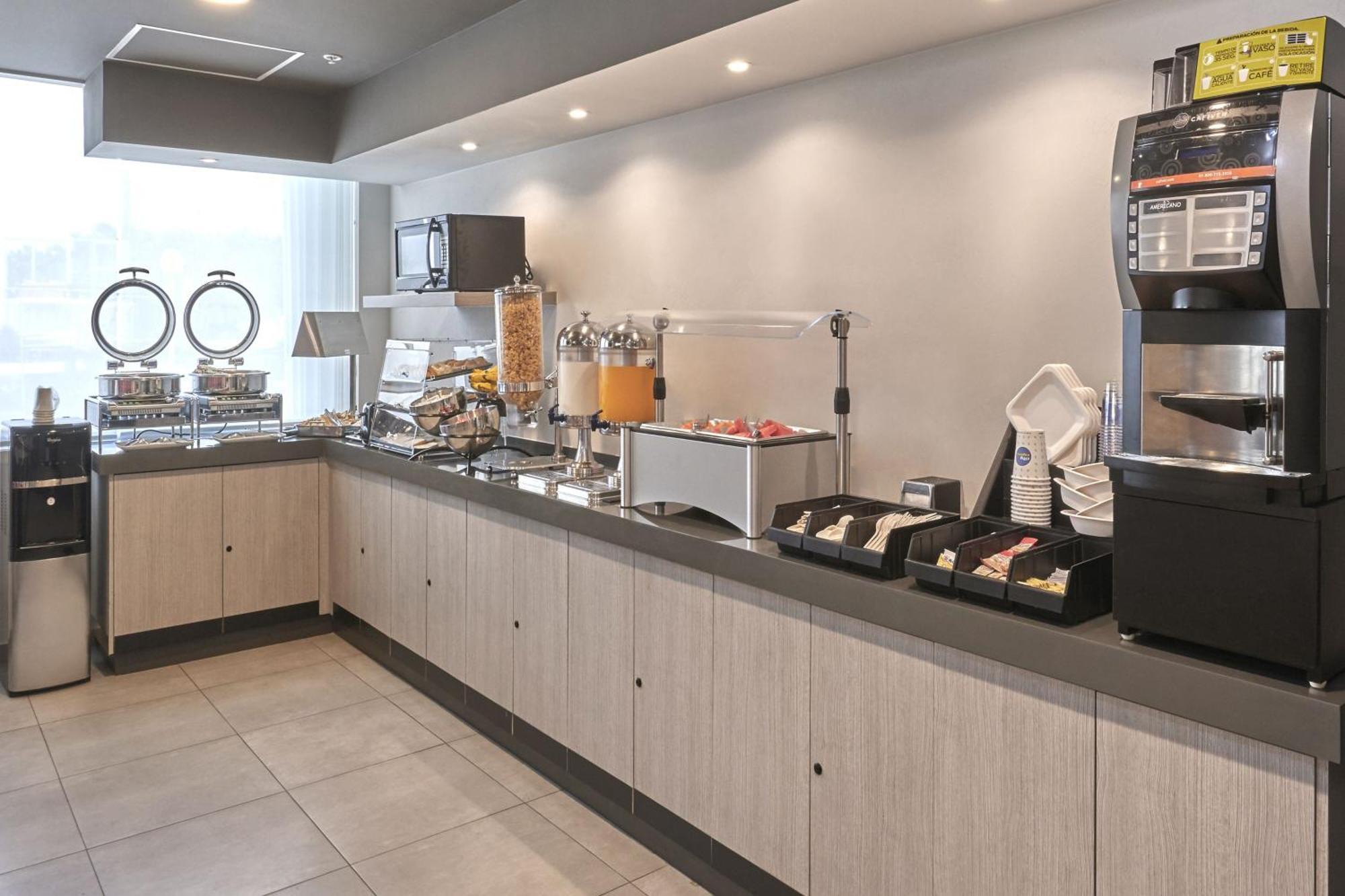 Express Junior By Marriott Aeropuerto 3* Ciudad del Carmen