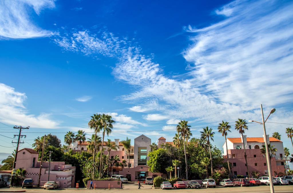 Rosas & Hotel Ensenada