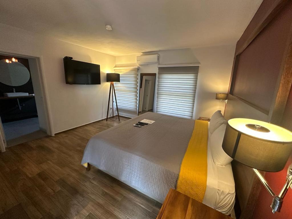 Boutique Abad Hotel 4*