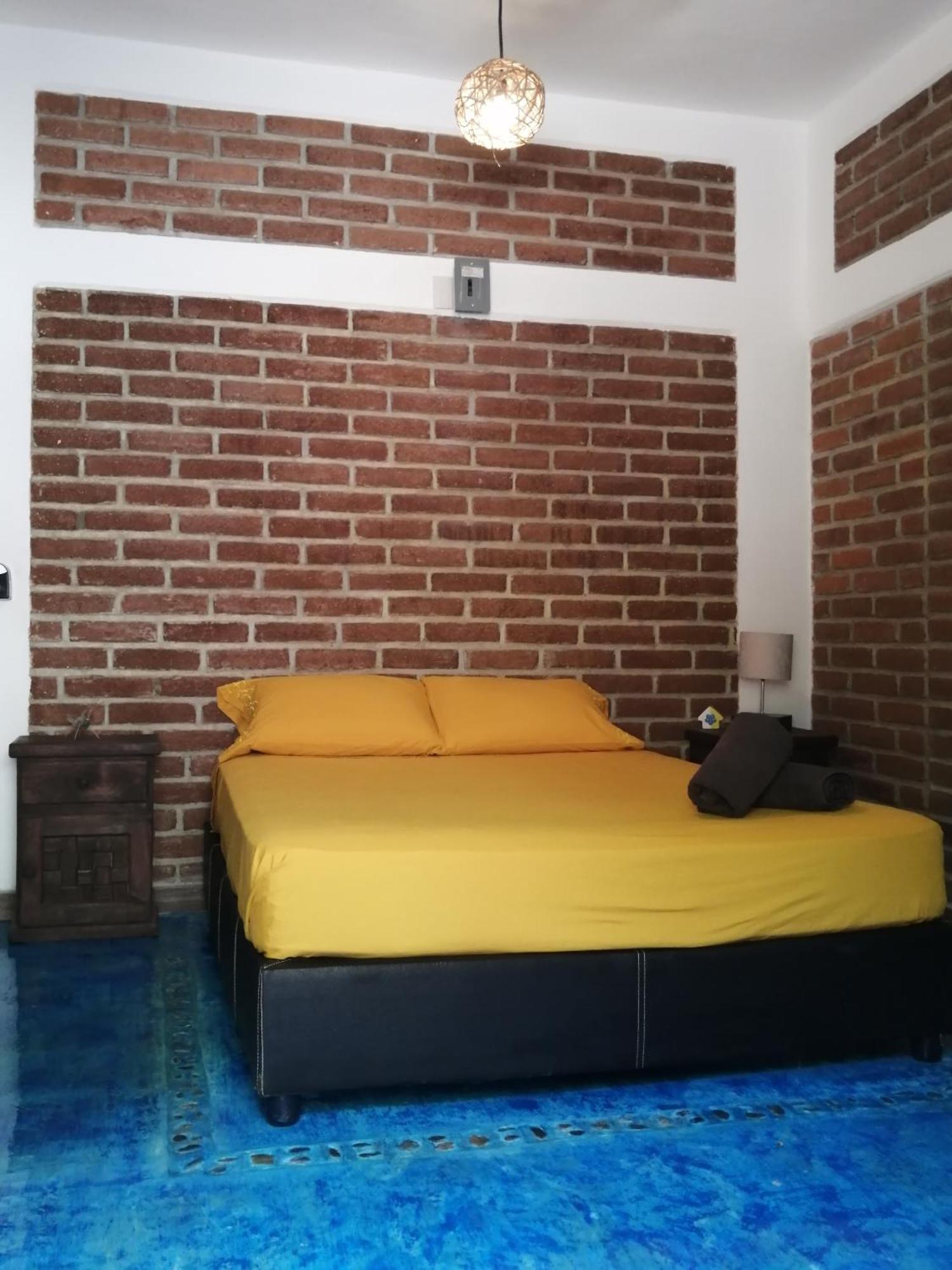 Ave Fenix Capsule hotel *