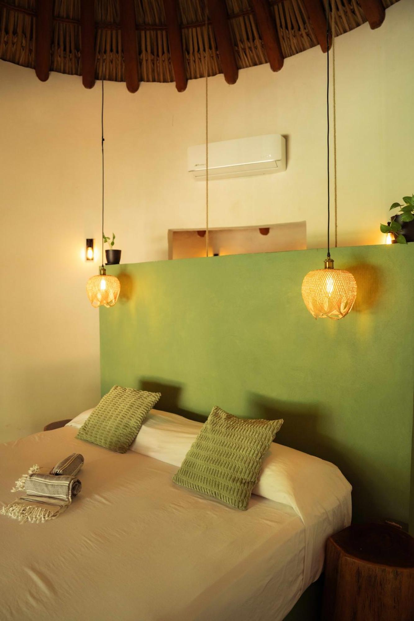 Oasis, Apartment *