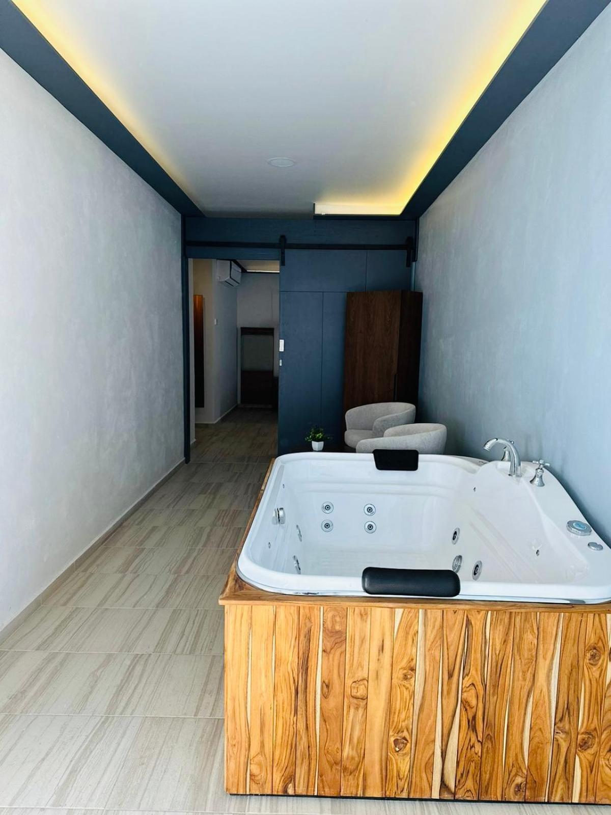 Hotel Merlot Ezequiel Montes