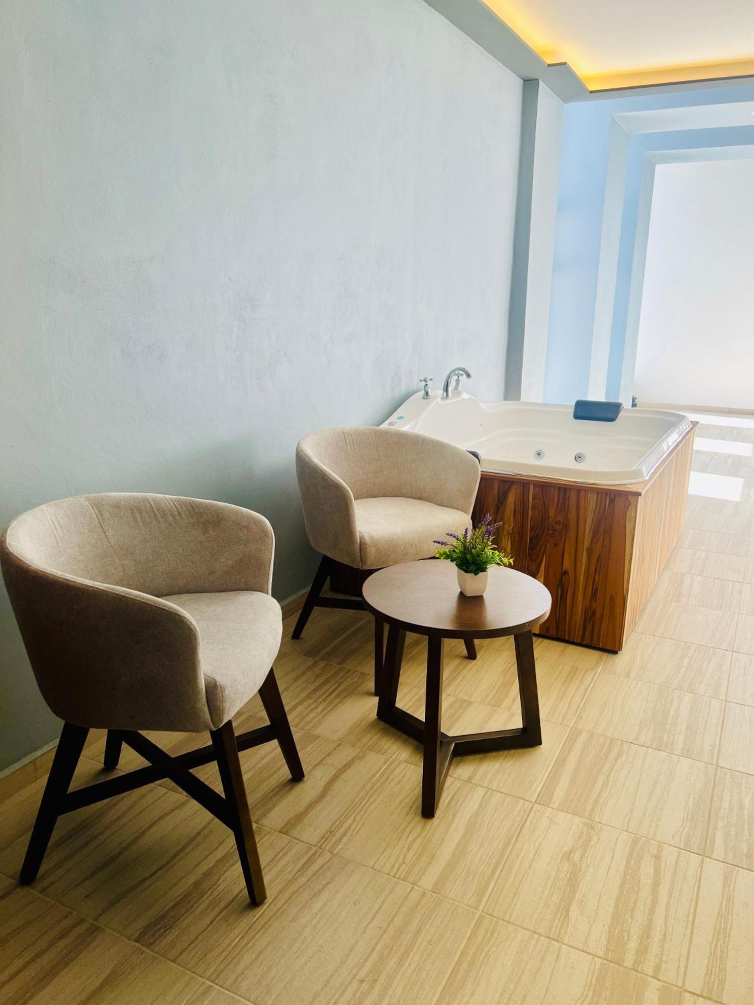 Merlot Hotel 4*